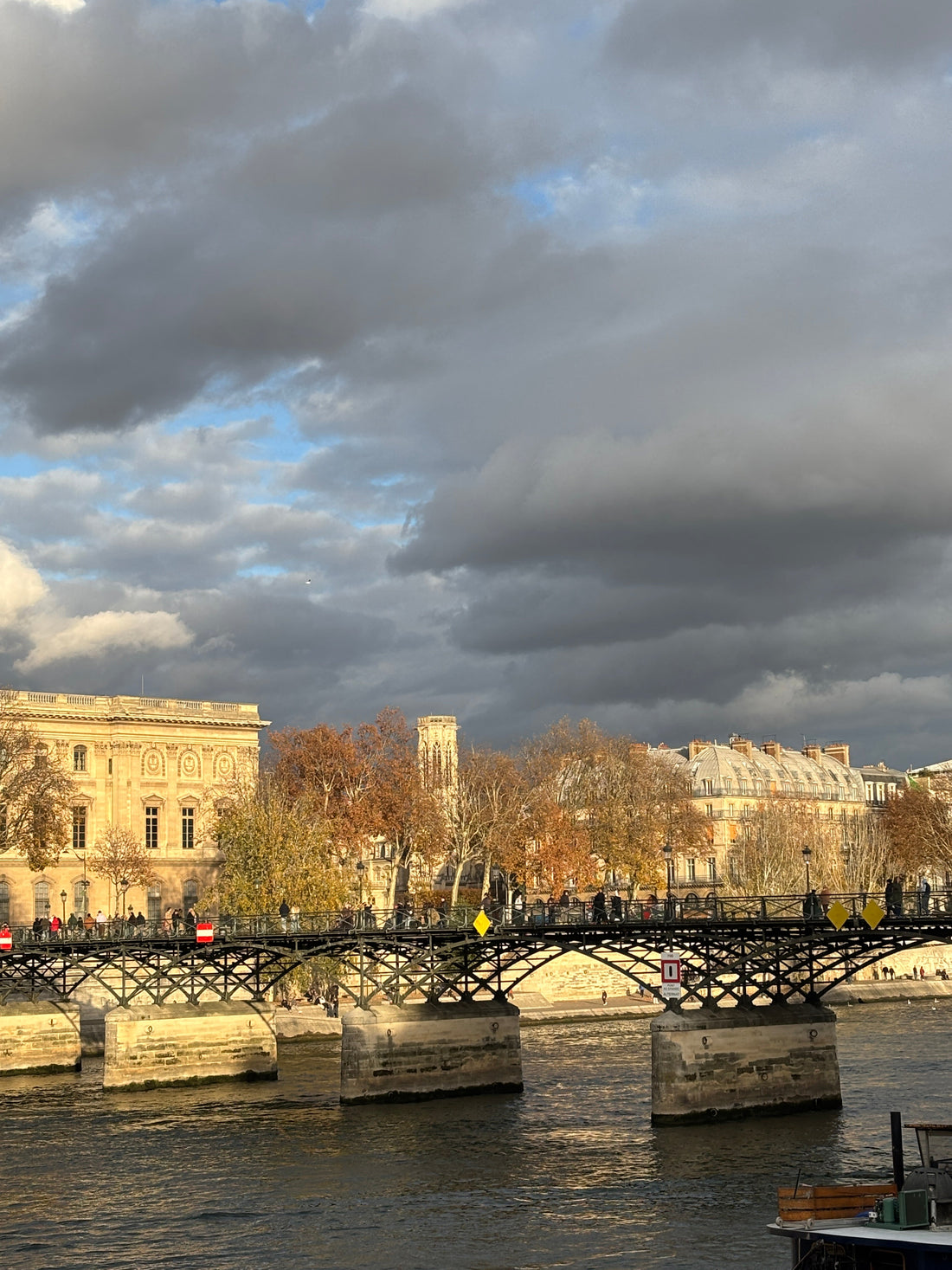 La satisfaction d'achever un puzzle et d'admirer une belle photo de Paris