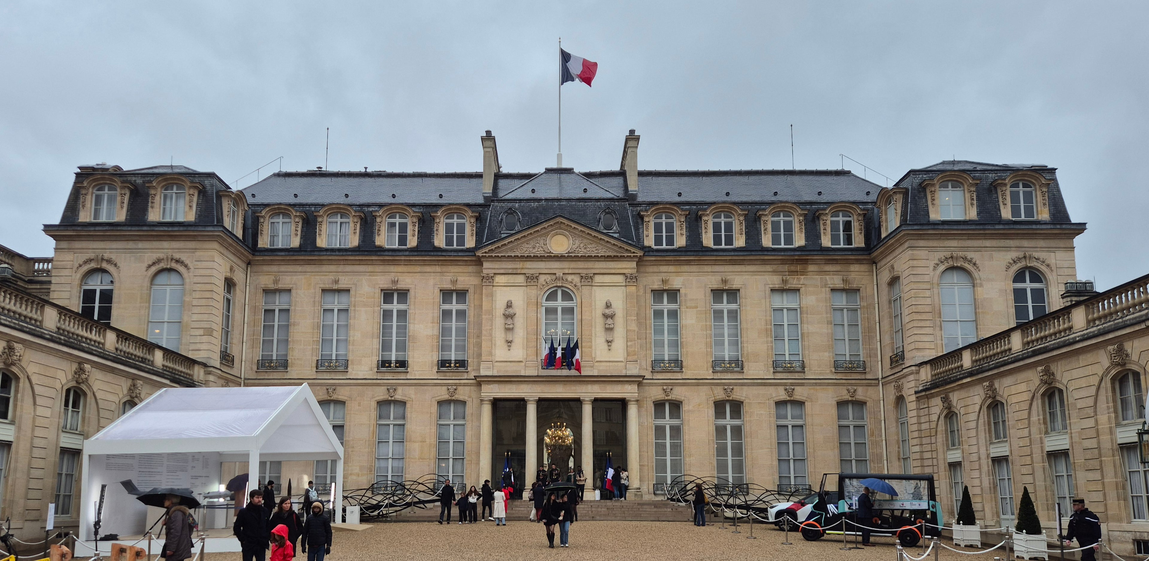 Puzzle 1000 pièces cour du Palais de l'Elysée Paris 8 - MyCityPuzzle