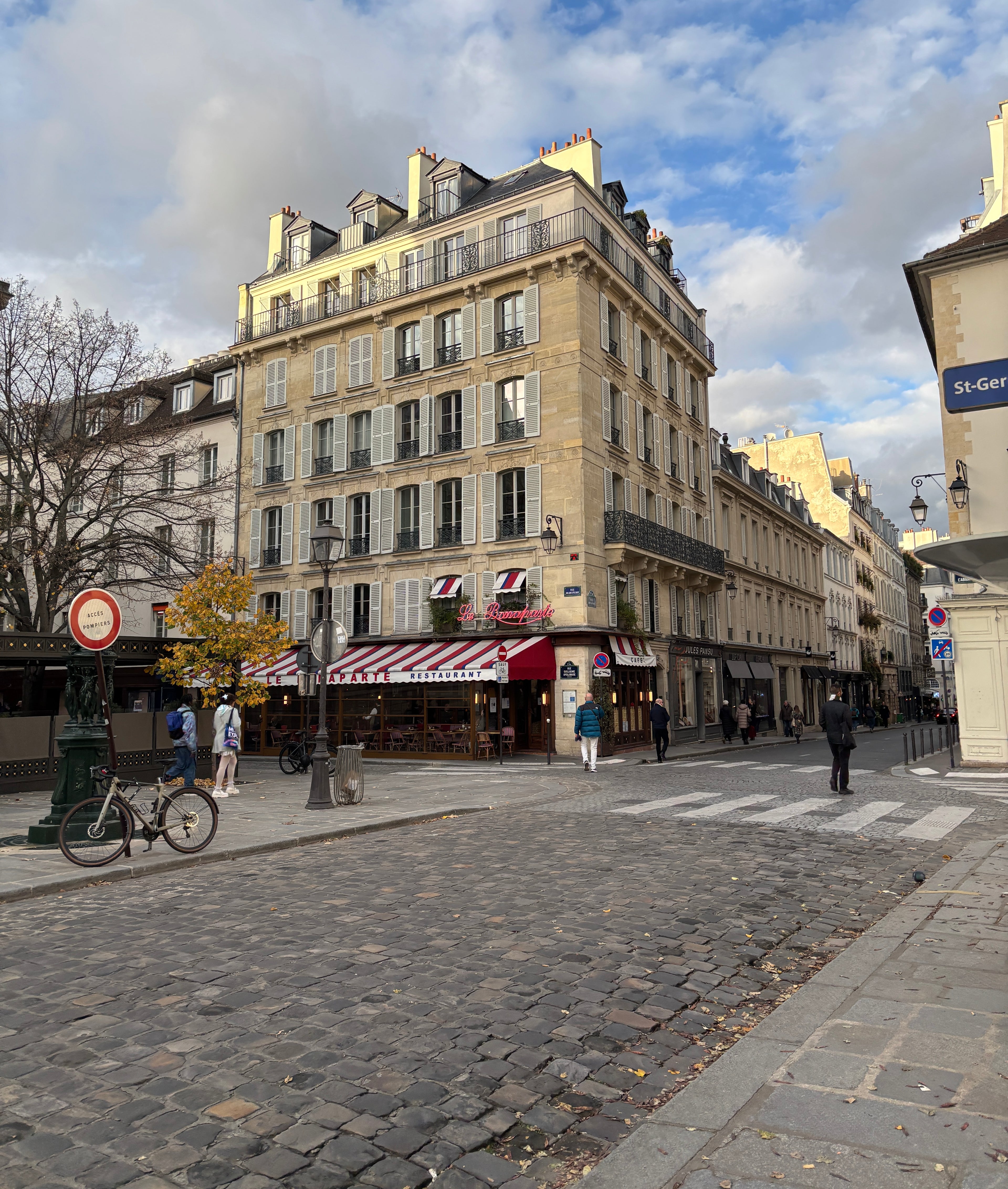 Puzzle 1000 pièces Place Saint-Germain des Prés Paris 6